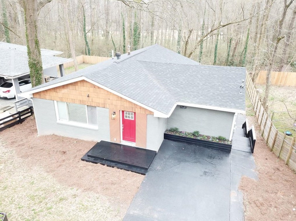 325 Rhinehill Rd, Atlanta GA  30315-7401 exterior