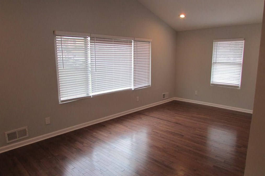 325 Rhinehill Rd, Atlanta GA  30315-7401 exterior