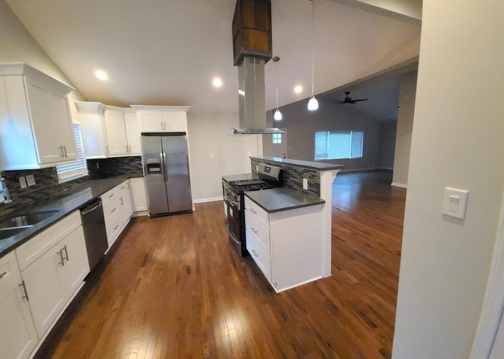 325 Rhinehill Rd, Atlanta GA  30315-7401 exterior