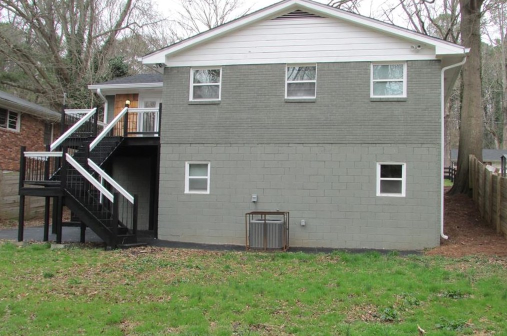 325 Rhinehill Rd, Atlanta GA  30315-7401 exterior