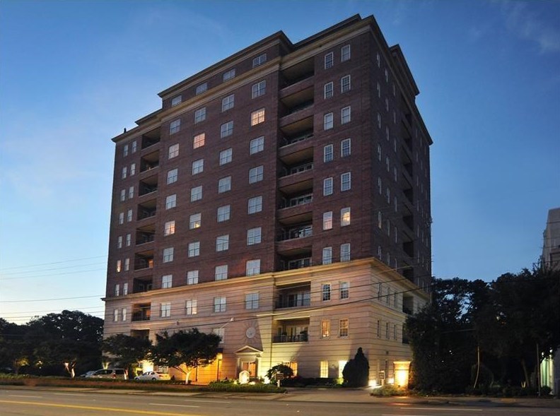 3657 Peachtree Rd, Atlanta GA  30341-2338 exterior