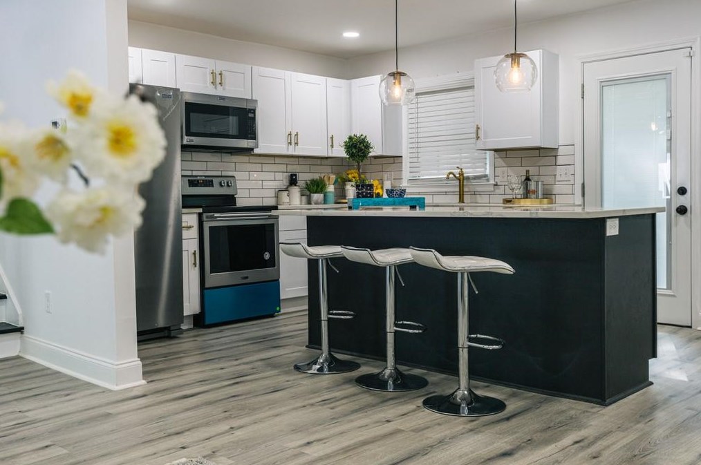 2433 Lafortune Dr, Decatur GA  30032-6440 exterior