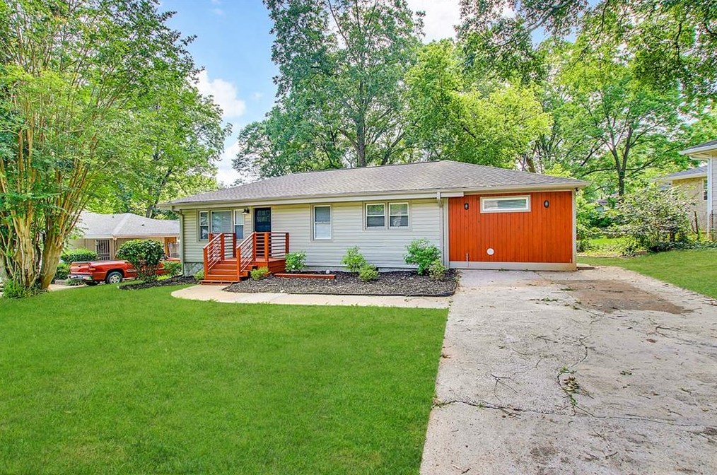 1996 Meadow Ln, Decatur GA  30032-4219 exterior