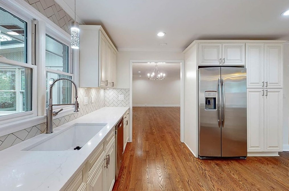 1060 Ragley Hall Rd, Atlanta GA  30319-2556 exterior