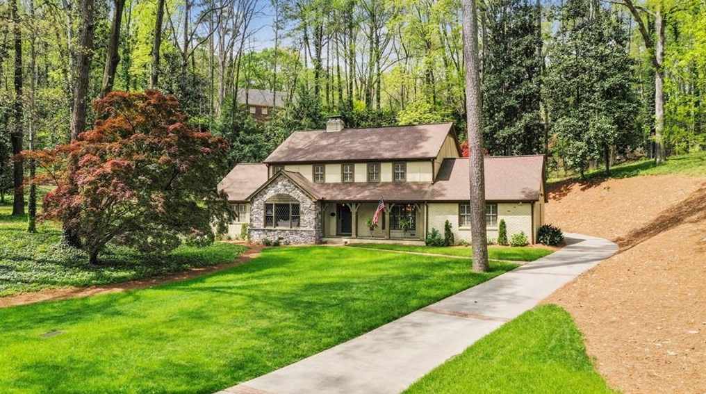 4384 Whitewater Creek Rd, Atlanta GA  30327-3958 exterior