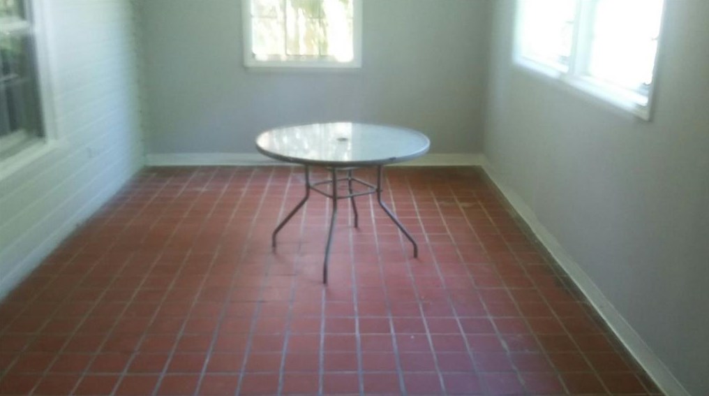 2728 Winburn Ter, Atlanta GA  30344-2734 exterior