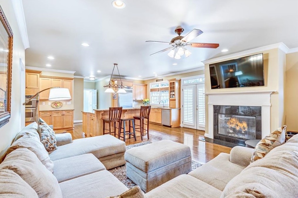 1664 Colebrook Cir, Decatur GA  30033-1425 exterior