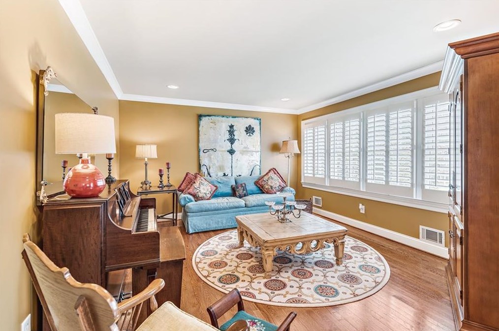 1664 Colebrook Cir, Decatur GA  30033-1425 exterior