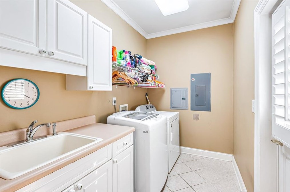 1664 Colebrook Cir, Decatur GA  30033-1425 exterior