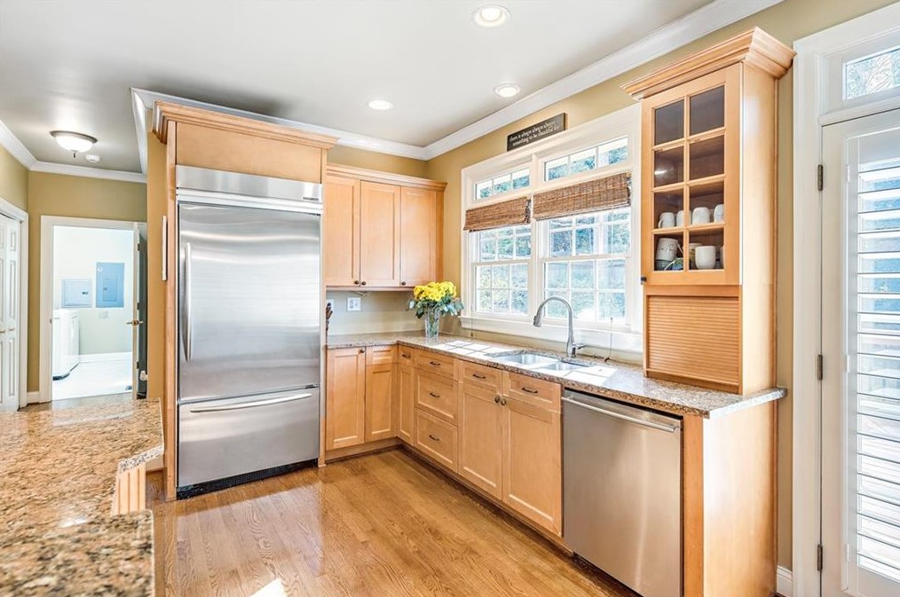 1664 Colebrook Cir, Decatur GA  30033-1425 exterior