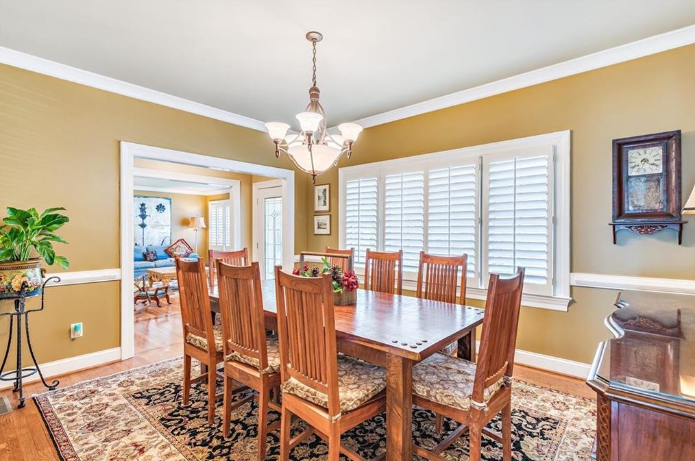 1664 Colebrook Cir, Decatur GA  30033-1425 exterior