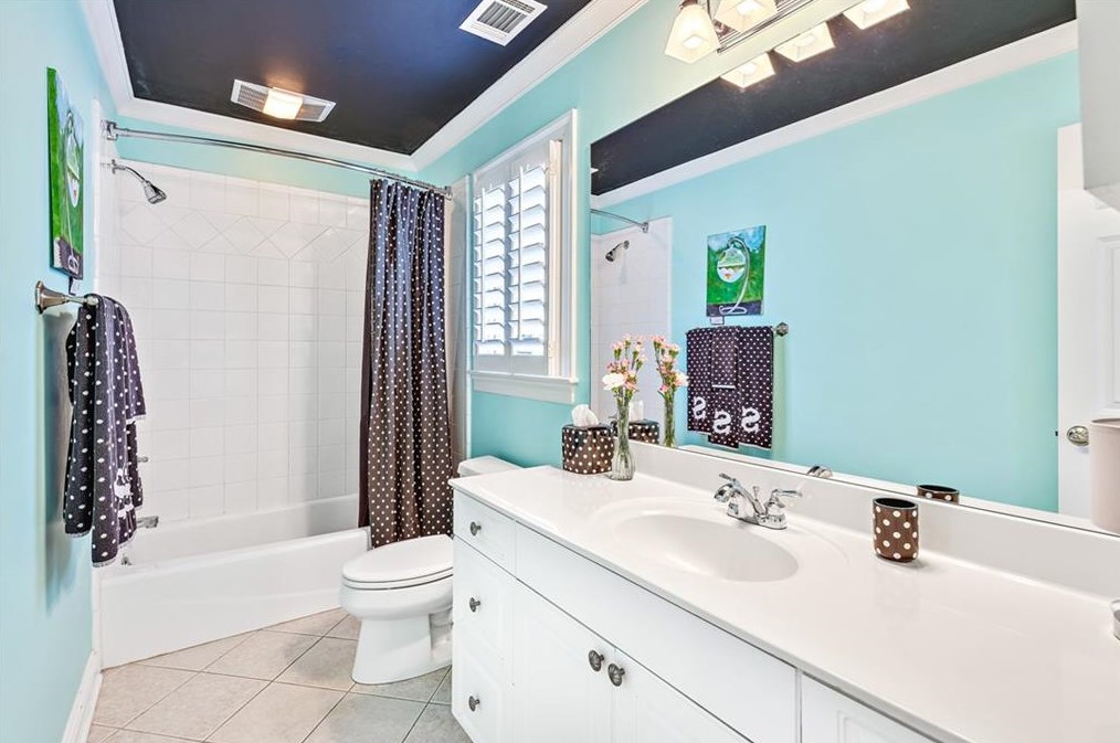 1664 Colebrook Cir, Decatur GA  30033-1425 exterior