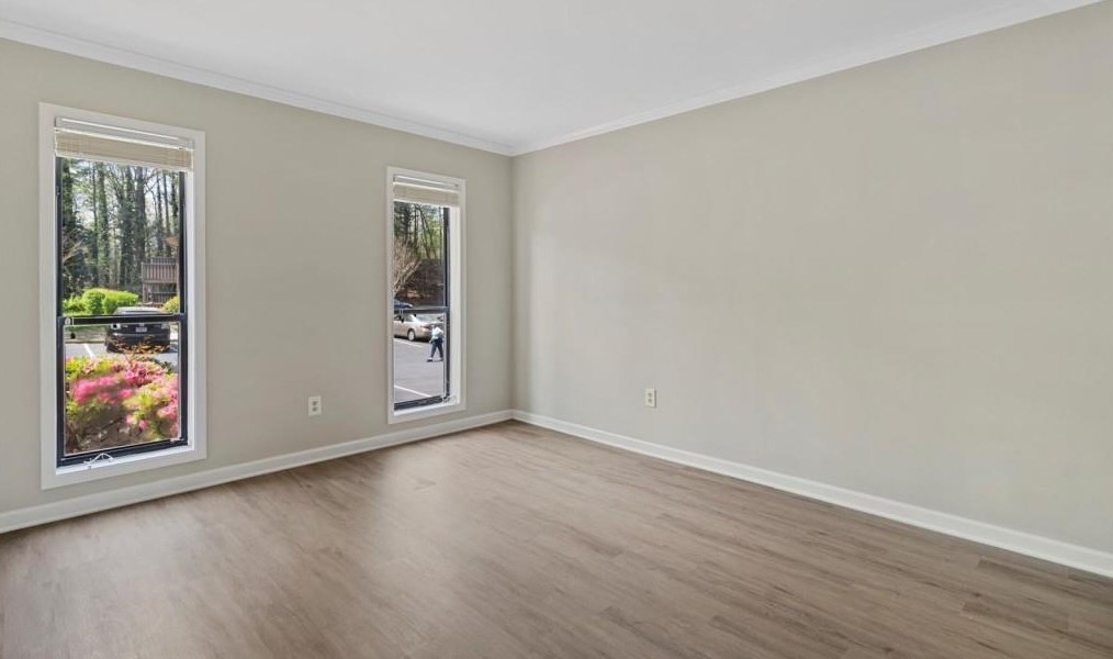 1106 Woodcliff Dr, Atlanta GA  30350-3166 exterior