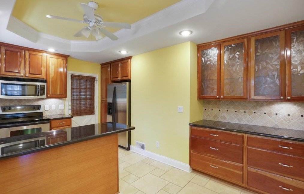 6485 Whispering Ln, Atlanta GA  30328-3065 exterior