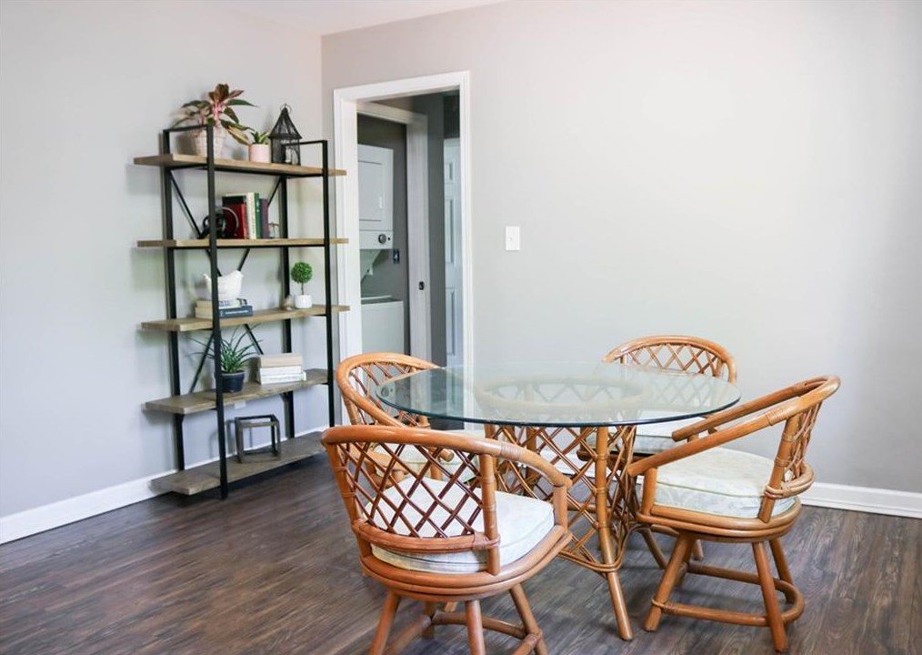 2219 Holly Hill Dr, Decatur GA  30032-5711 exterior