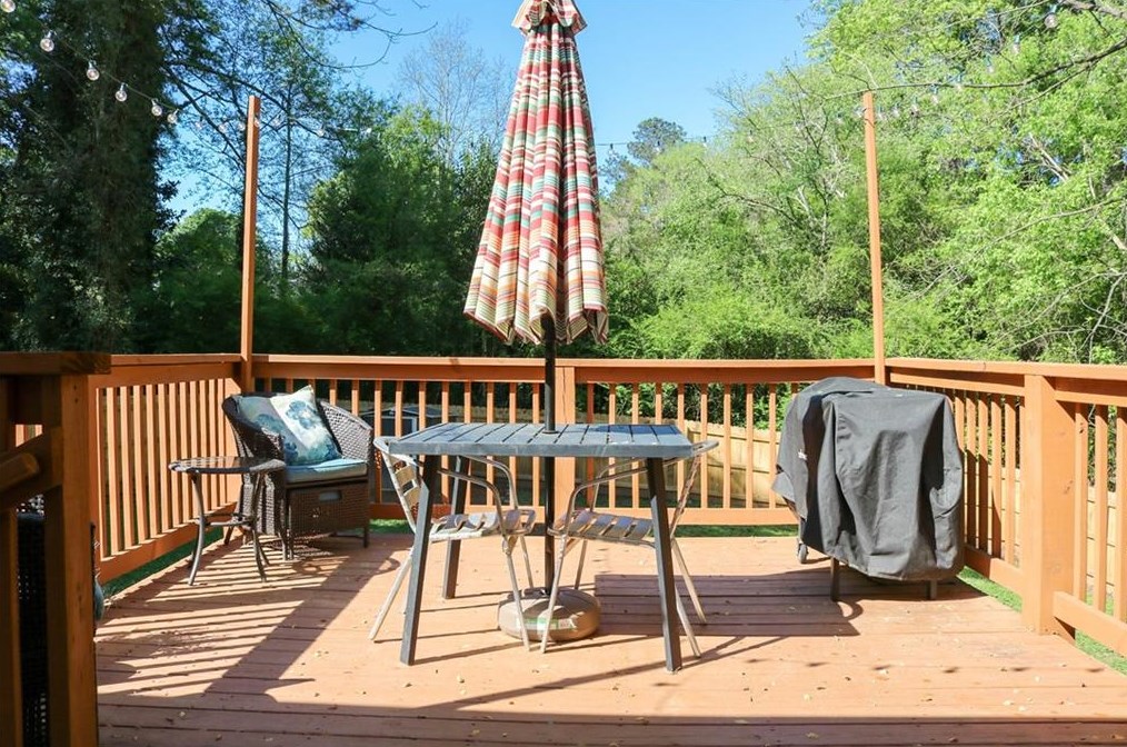 2219 Holly Hill Dr, Decatur GA  30032-5711 exterior