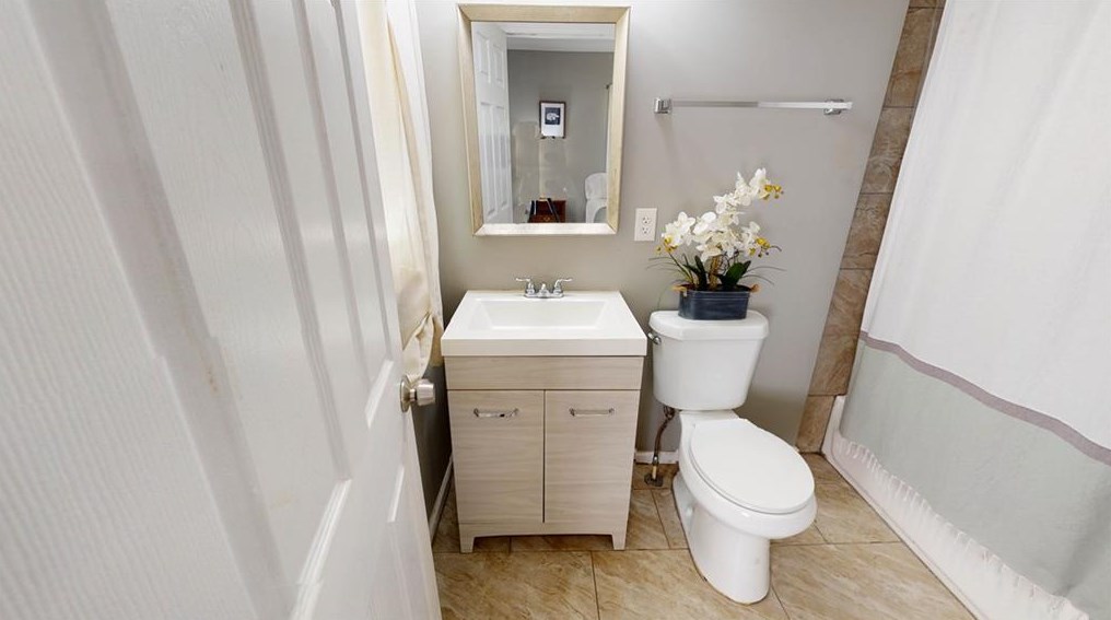 2219 Holly Hill Dr, Decatur GA  30032-5711 exterior