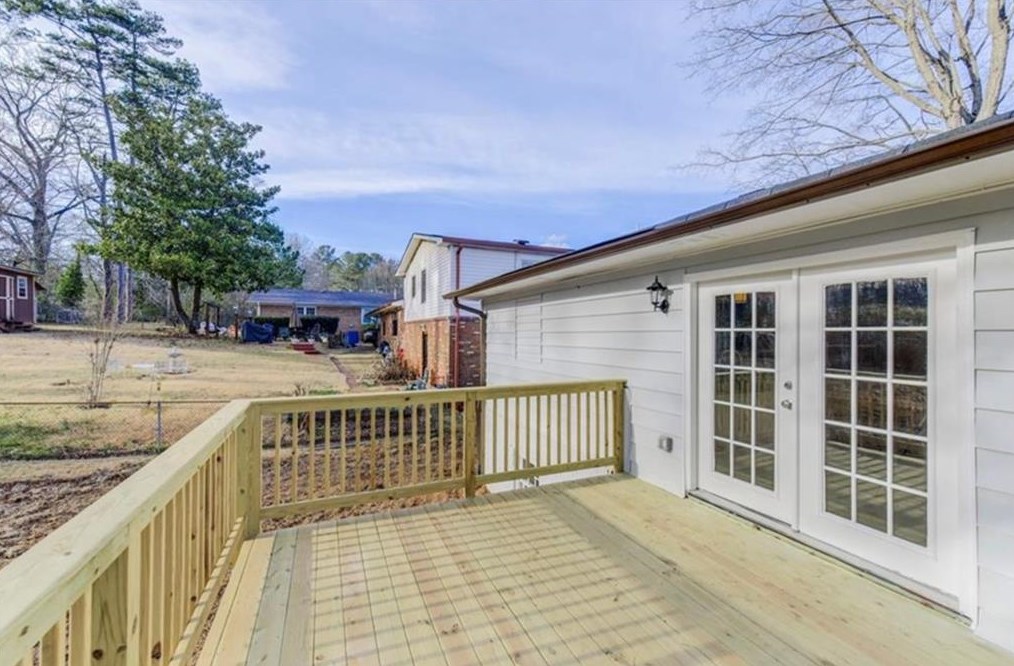 2287 Emerald Falls Dr, Decatur GA  30035-2610 exterior