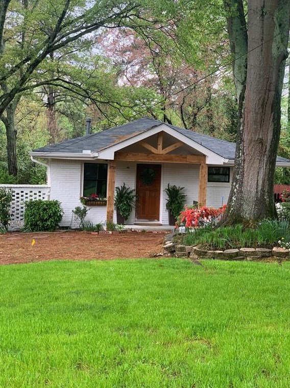 2322 Poplar Springs Dr, Atlanta GA  30319-3942 exterior