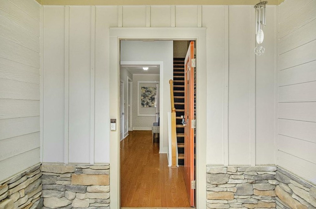 1069 Village Dr, Decatur GA  30032-2453 exterior