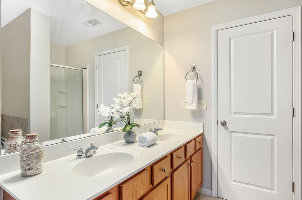 1069 Village Dr, Decatur GA  30032-2453 exterior