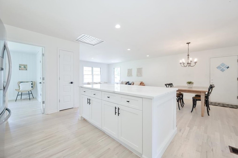 820 Timberland St, Smyrna GA  30080-3363 exterior