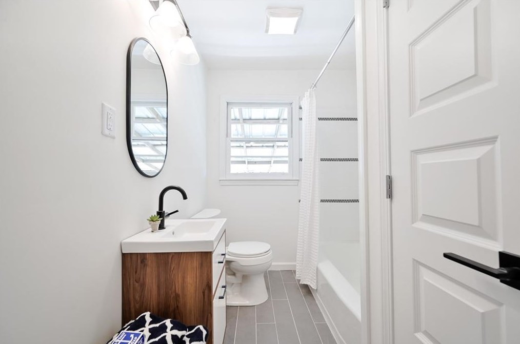 820 Timberland St, Smyrna GA  30080-3363 exterior