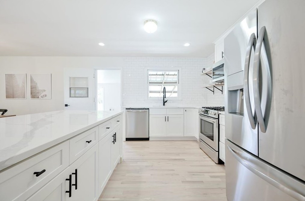 820 Timberland St, Smyrna GA  30080-3363 exterior