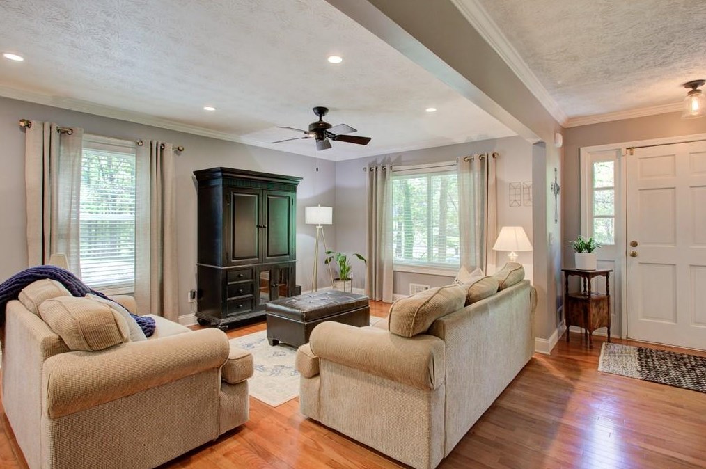 890 Brentwood Dr, Smyrna GA  30082-3404 exterior