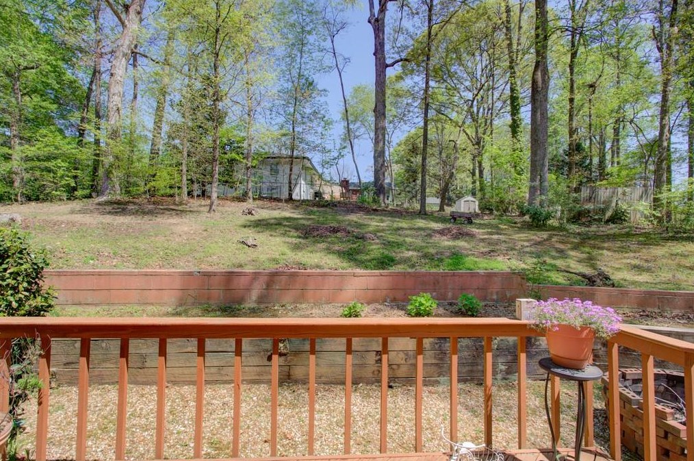 890 Brentwood Dr, Smyrna GA  30082-3404 exterior