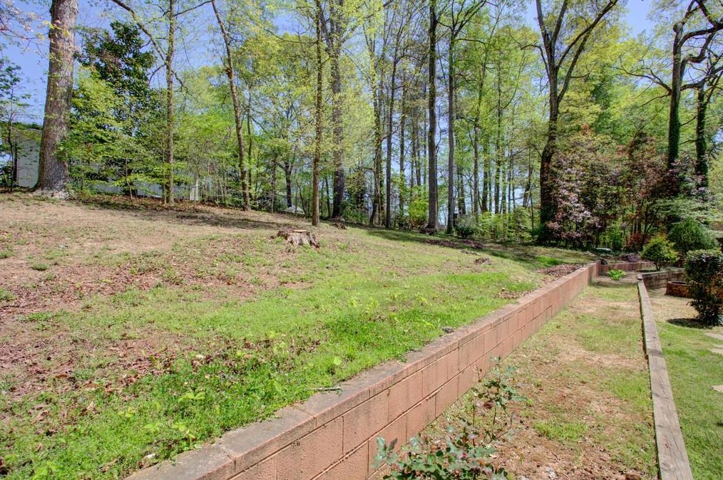 890 Brentwood Dr, Smyrna GA  30082-3404 exterior