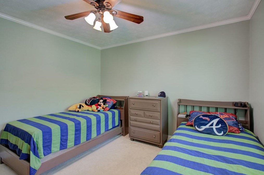 890 Brentwood Dr, Smyrna GA  30082-3404 exterior