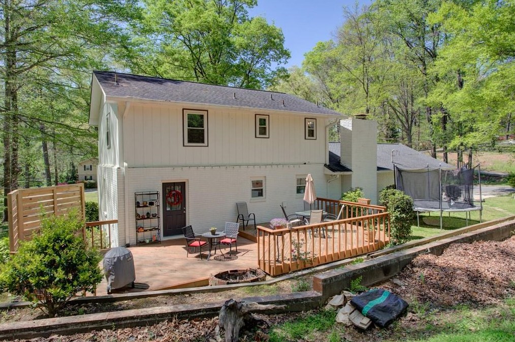 890 Brentwood Dr, Smyrna GA  30082-3404 exterior