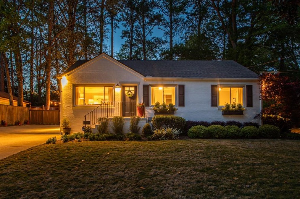 2222 Desmond Dr, Decatur GA  30033-4742 exterior