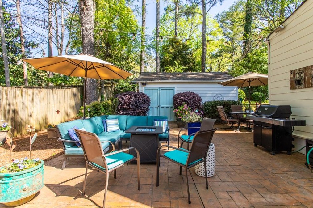 2222 Desmond Dr, Decatur GA  30033-4742 exterior