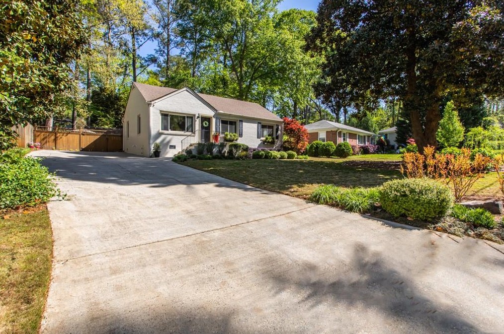 2222 Desmond Dr, Decatur GA  30033-4742 exterior