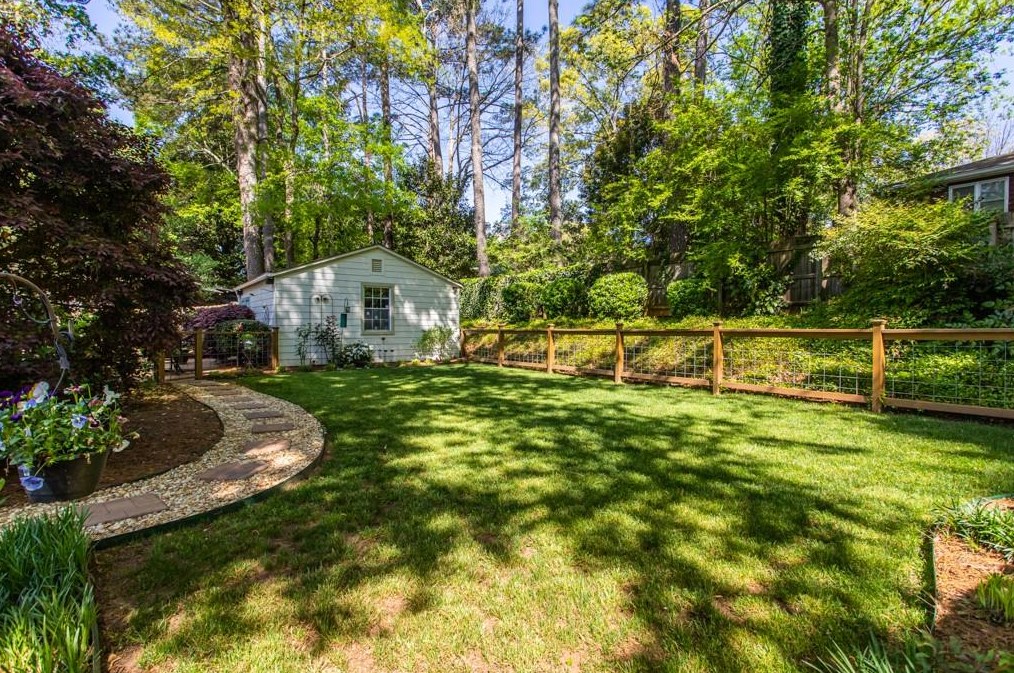 2222 Desmond Dr, Decatur GA  30033-4742 exterior