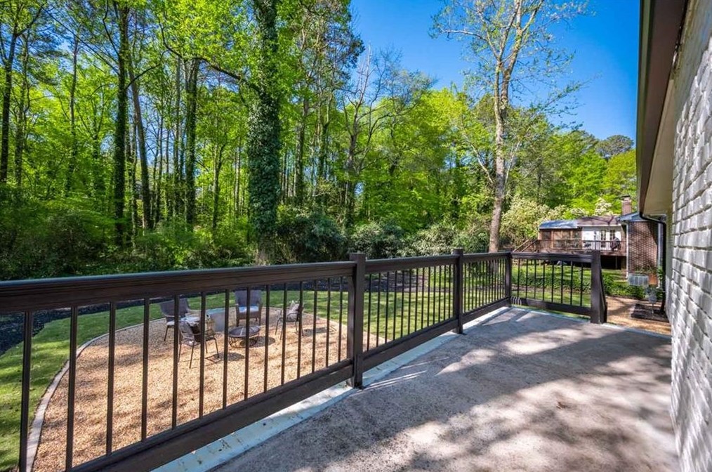 2801 Riderwood Dr, Decatur GA  30033-1532 exterior