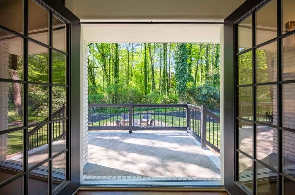 2801 Riderwood Dr, Decatur GA  30033-1532 exterior