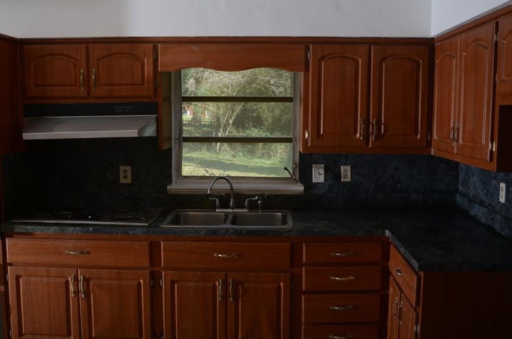 2403 Shamrock Dr, Decatur GA  30032-7149 exterior