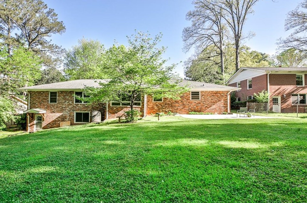 2371 Heather Dr, Decatur GA  30033-2701 exterior