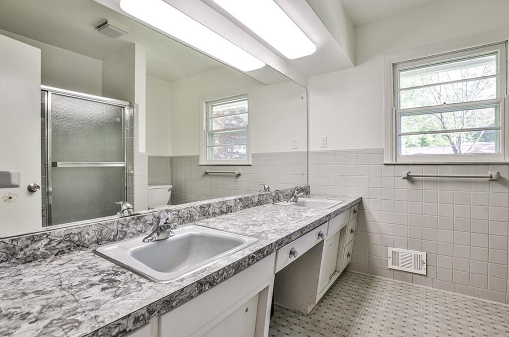 2371 Heather Dr, Decatur GA  30033-2701 exterior