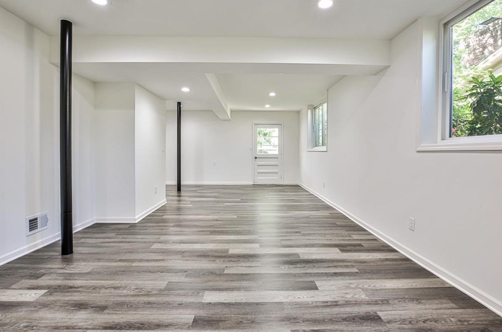 2371 Heather Dr, Decatur GA  30033-2701 exterior