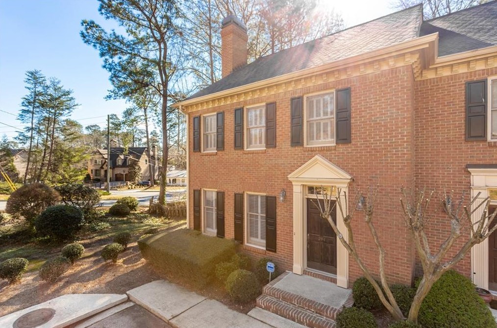 294 Windsor Pkwy, Atlanta GA  30342-2780 exterior