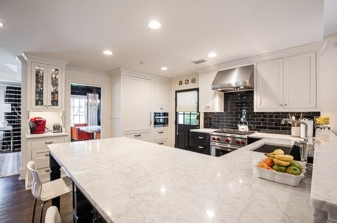 1830 Walthall Dr, Atlanta GA  30318-2647 exterior