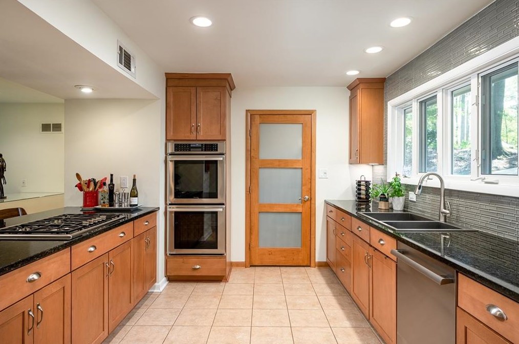 1235 Old Woodbine Rd, Atlanta GA  30319-1039 exterior