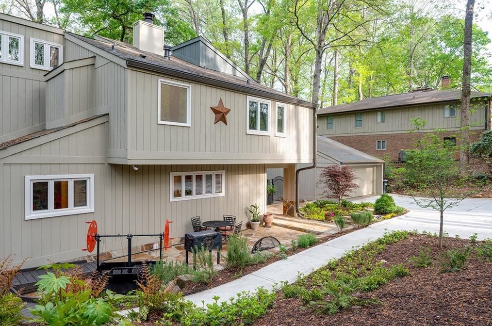 1235 Old Woodbine Rd, Atlanta GA  30319-1039 exterior