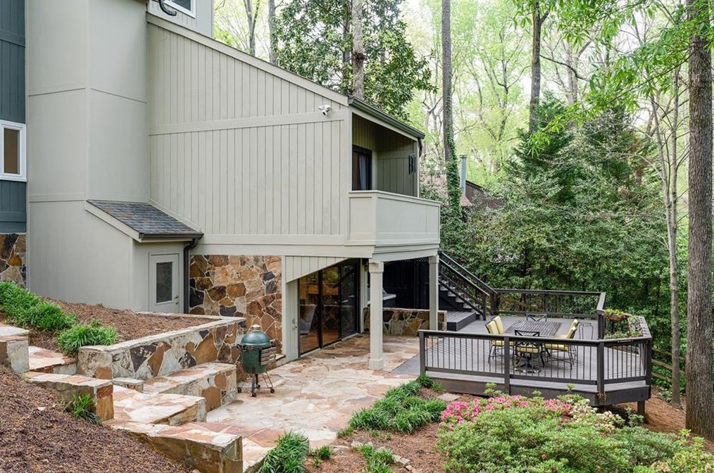 1235 Old Woodbine Rd, Atlanta GA  30319-1039 exterior