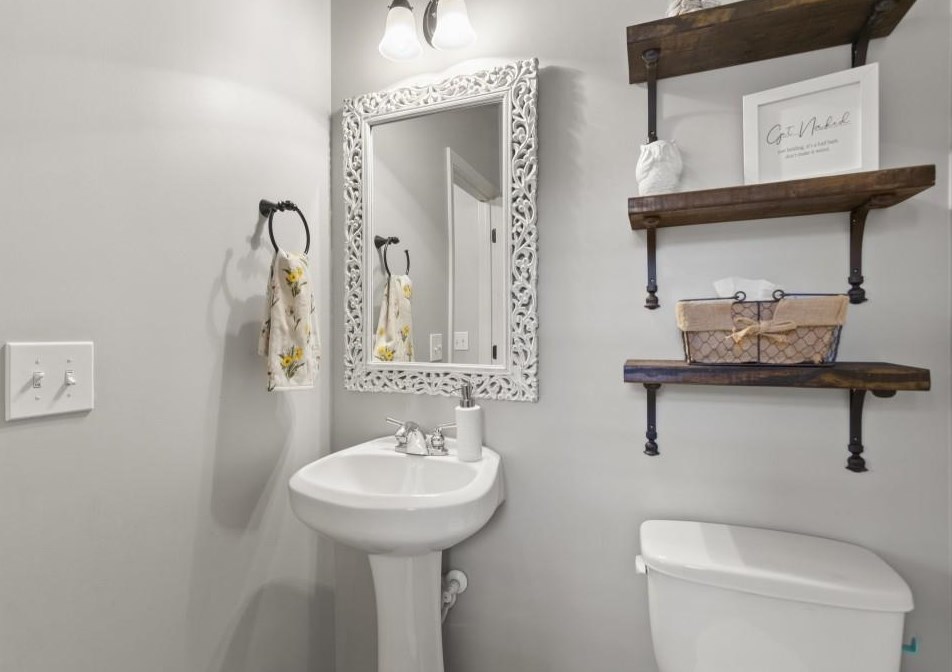 5015 Groover Dr, Smyrna GA  30080-7221 exterior