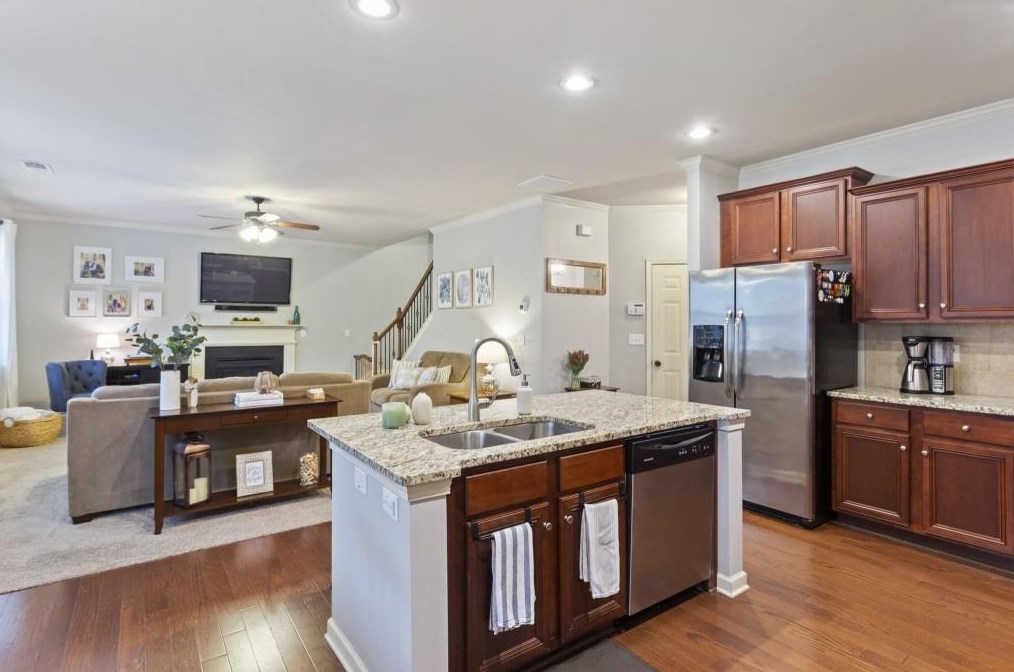 5015 Groover Dr, Smyrna GA  30080-7221 exterior